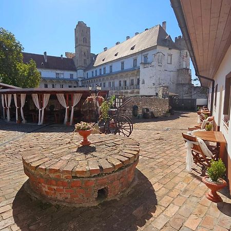 Zamecky Penzion Rotunda Břeclav Dış mekan fotoğraf