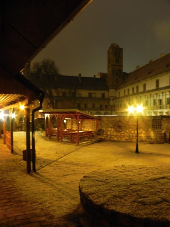 Zamecky Penzion Rotunda Břeclav Dış mekan fotoğraf