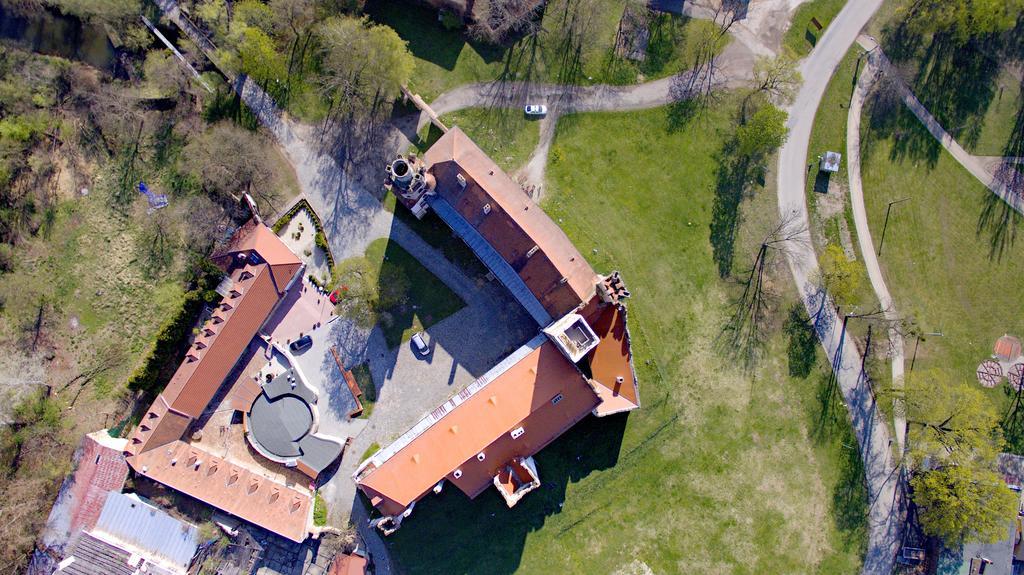 Zamecky Penzion Rotunda Břeclav Dış mekan fotoğraf